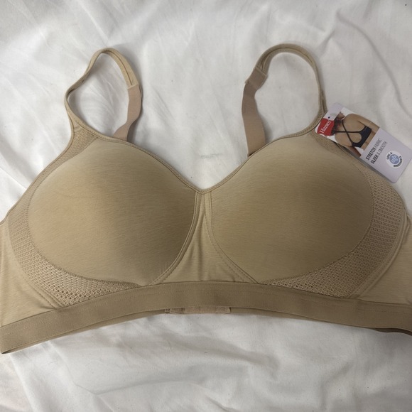 Hanes Other - Hanes Bra Stretch Sleek Smooth Cool Perfect Fit 44D+ 2XL MHW507 Padded Wireless